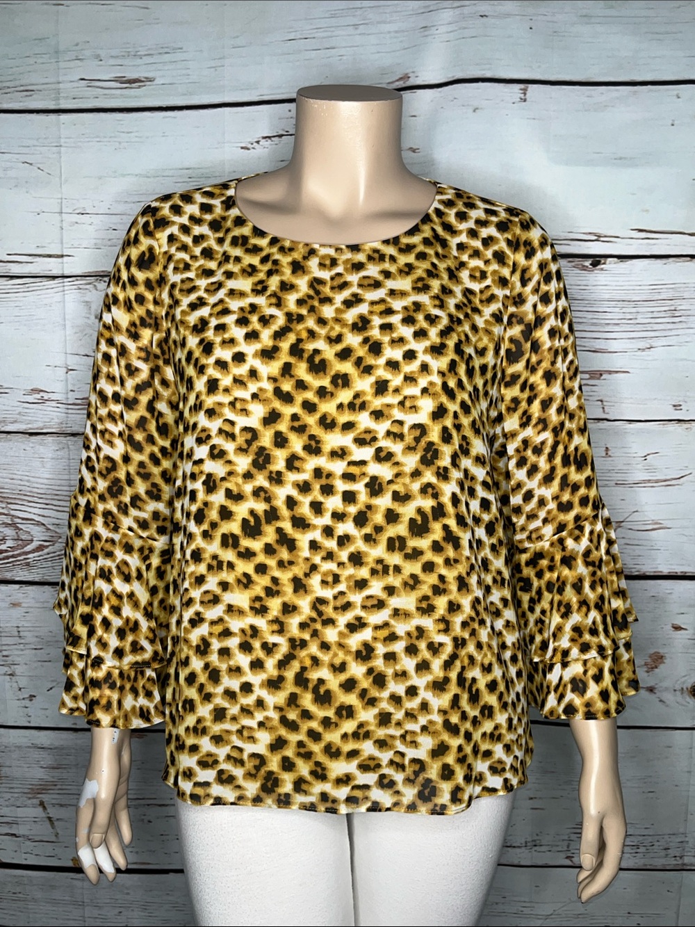 Kasper NWT Size XL White - Yellow Leopard Animal Print Ruffle Sleeve Blouse Top